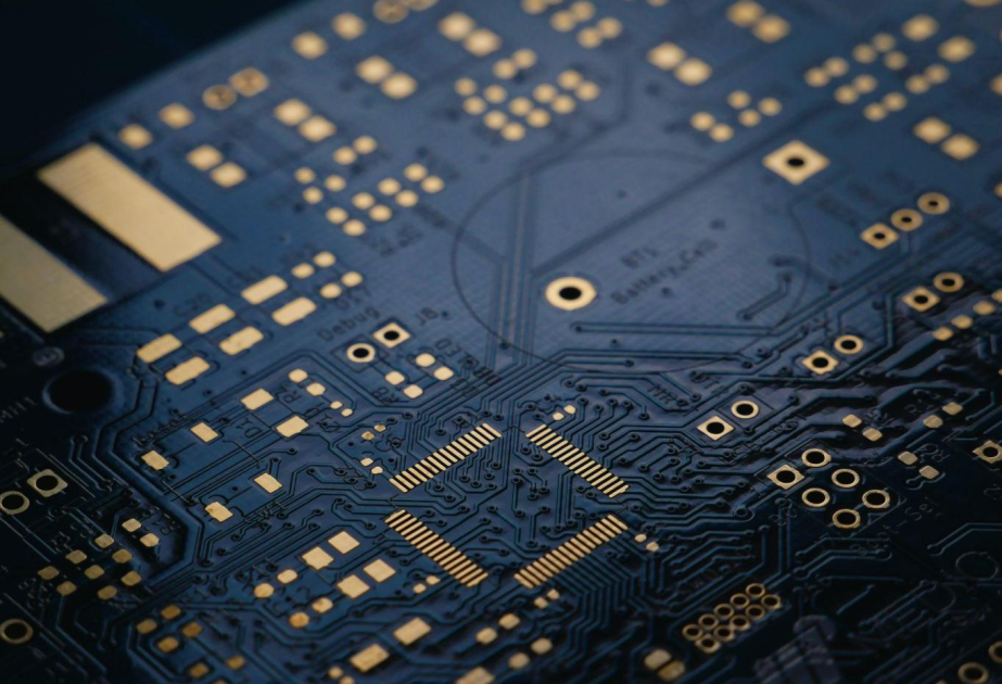 Global chip sales expected to hit $1 trillion this year, industry group says