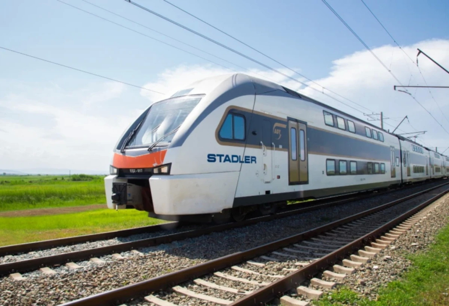 购买巴库至阿格达姆的火车票可以获准在从解放区停留一周