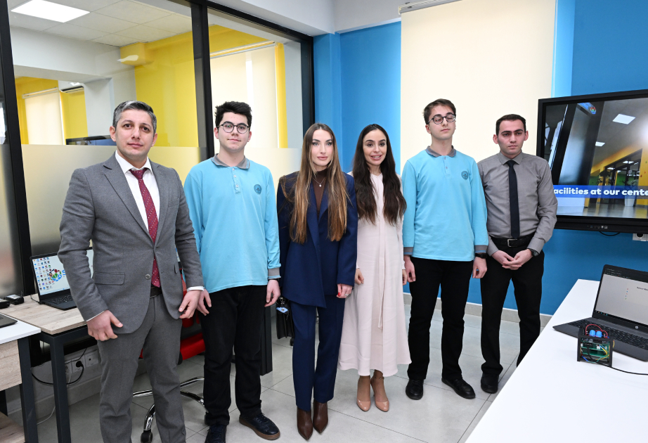 Leyla Aliyeva et Alena Aliyeva visitent le centre STEAM d’un lycée et l’école secondaire n°37 à Gandja