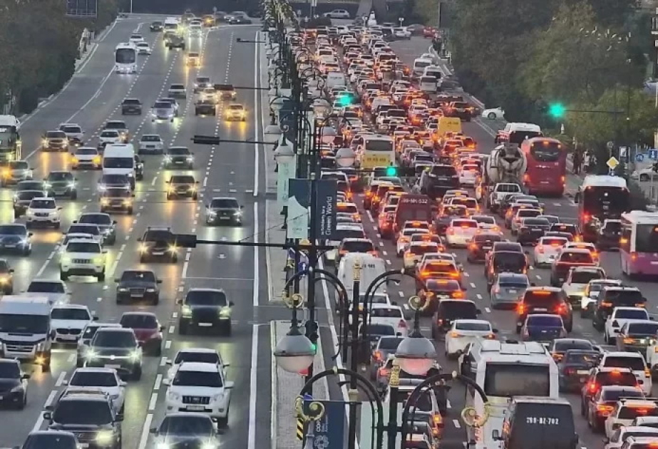 Sulutəpə dairəsi istiqamətindəki təmir işləri ilə bağlı yollarda nəqliyyatın sıxlığı müşahidə edilir