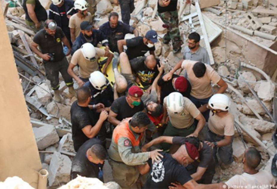 Livanda beşmərtəbəli bina çöküb, ölənlər var