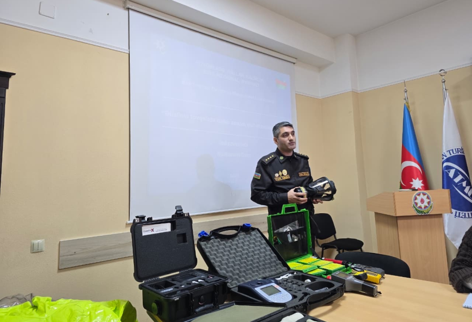 FHN əməkdaşları ATMU-da nümunəvi dərs keçiblər