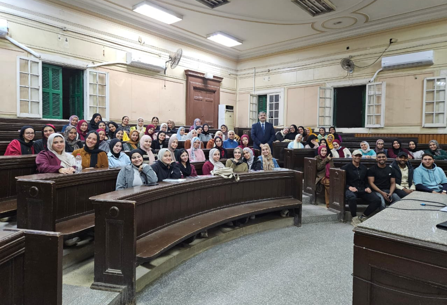 Continúan las clases de idioma azerbaiyano en la Universidad de El Cairo