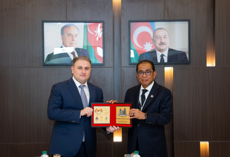 Müdafiə sənayesi nazirinin rəhbərlik etdiyi nümayəndə heyəti “World Defence Show 2026” sərgisində iştirak edir