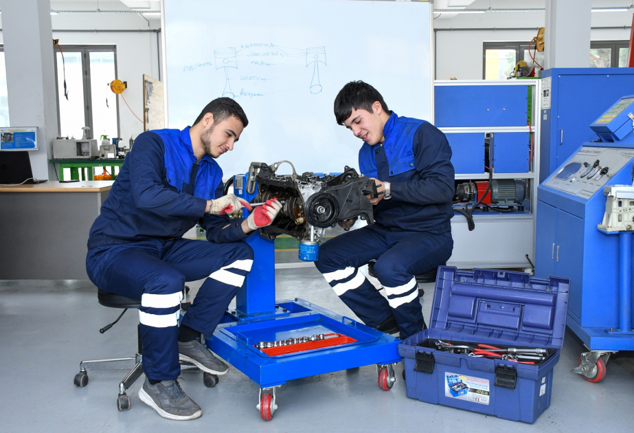 Agentlik: Ali təhsilli 176 nəfər peşə təhsili müəssisələrinə qəbul olub