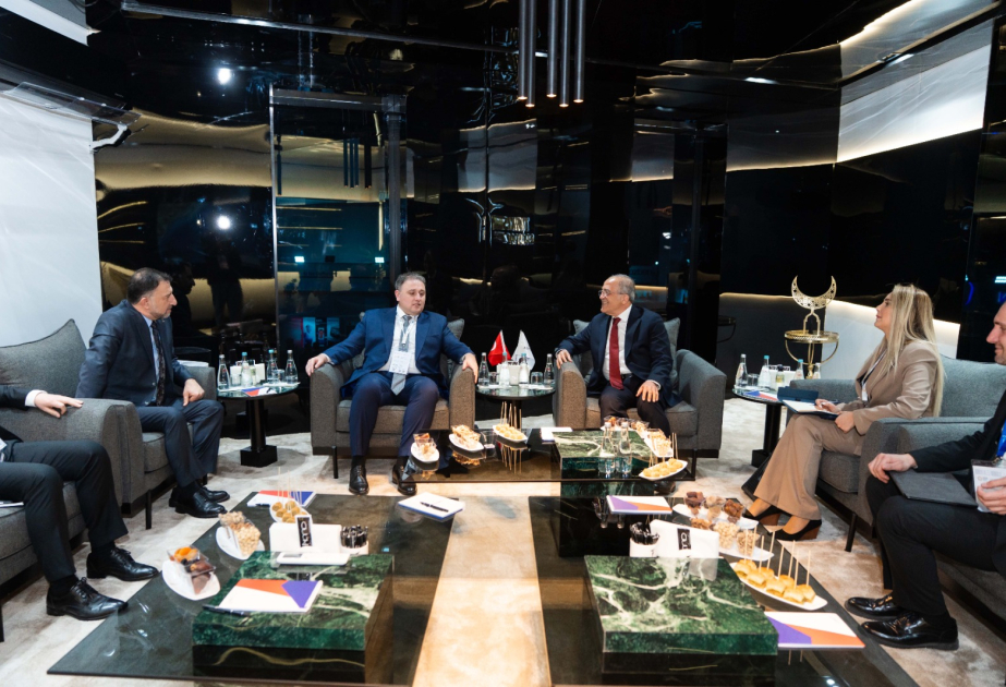 Müdafiə sənayesi naziri “World Defence Show 2026” sərgisində bir sıra görüşlər keçirib