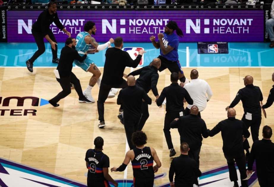 NBA-da keçirilən oyunda kütləvi dava