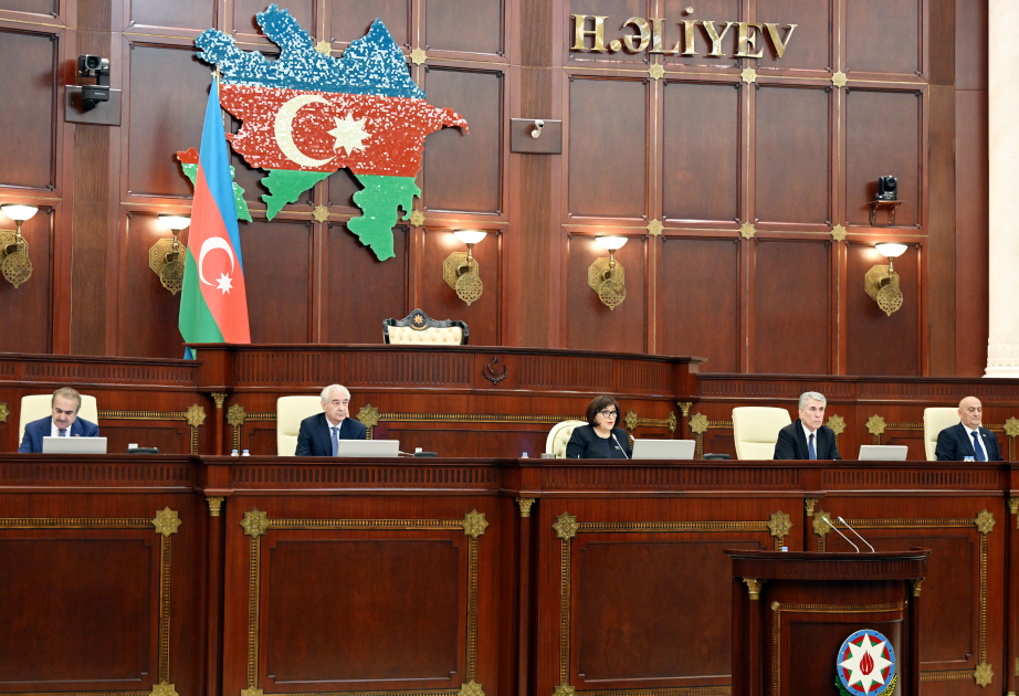 Milli Məclisin plenar iclasında 12 məsələ müzakirəyə çıxarılıb