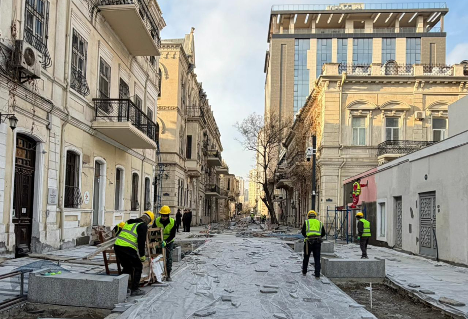 Paytaxtda piyada zonalarının yaradılması işləri davam etdirilir