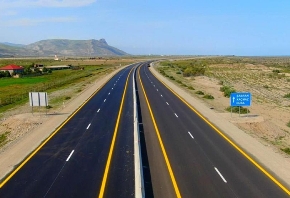 “Yol hərəkəti” və “Avtomobil yolları” haqqında qanunlara dəyişikliklər müzakirə olunur