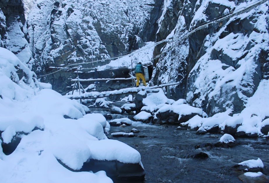 Hamamdərə termal bulağının turizm potensialı araşdırılır