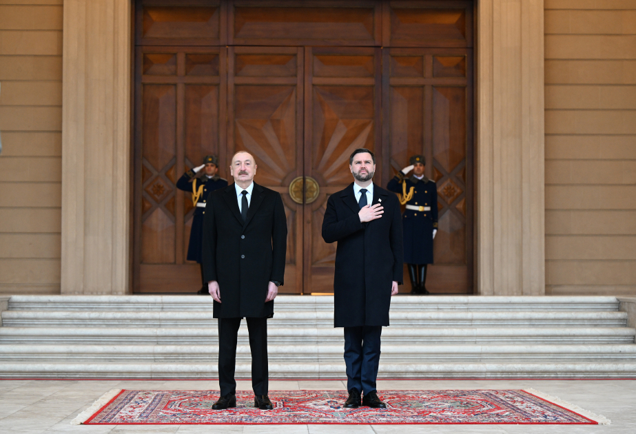 Offizieller Empfang von US-Vizepräsident in Baku VIDEO
