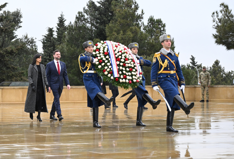Amerika Birləşmiş Ştatlarının Vitse-prezidenti Cey. Di. Vens Şəhidlər xiyabanını ziyarət edib