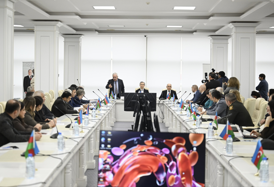 Rəqəmsallaşma və sosial informasiyanın inkişaf məsələləri müzakirə olunub