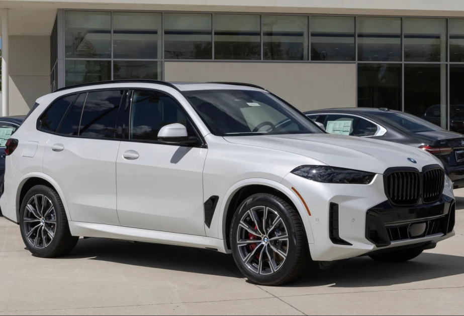 “BMW” yanğın təhlükəsinə görə yüz minlərlə avtomobili geri çağırır