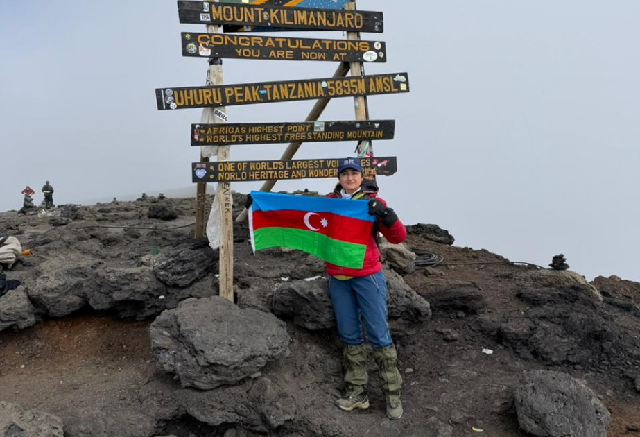 Azərbaycanın ilk qadın alpinisti növbəti zirvəni fəth edib