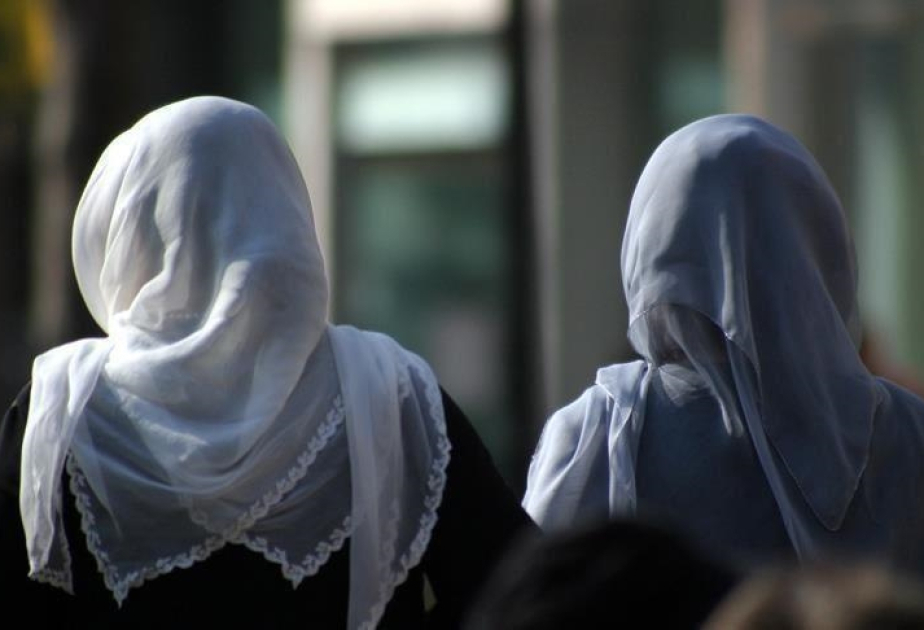 Fransa: Başörtülü qadın nifrət dolu hücumlardan sonra susqunluğunu pozdu