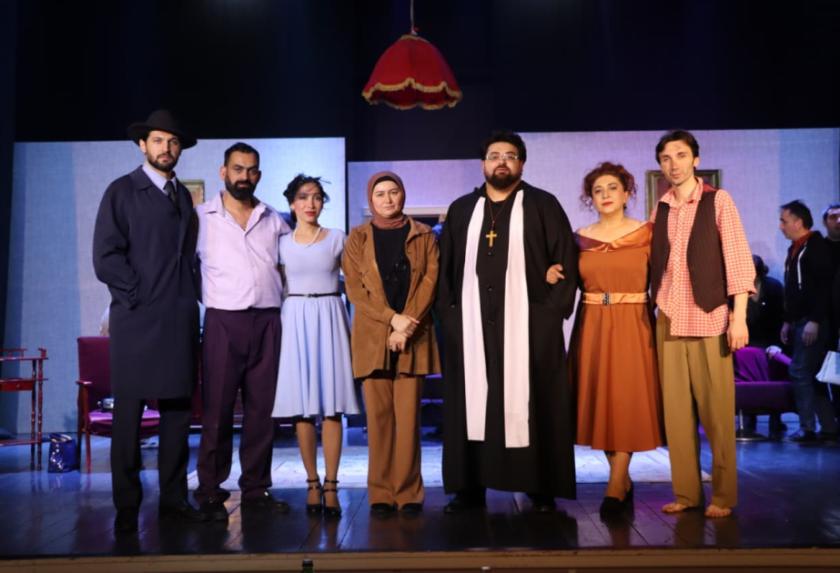 Rober Tomanın “Tələ” əsəri əsasında hazırlanan eyniadlı tamaşaya daxili baxış keçirilib