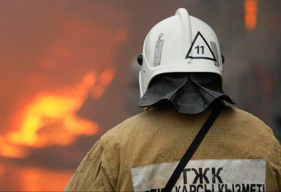 В Казахстане из горящего общежития эвакуированы 27 человек