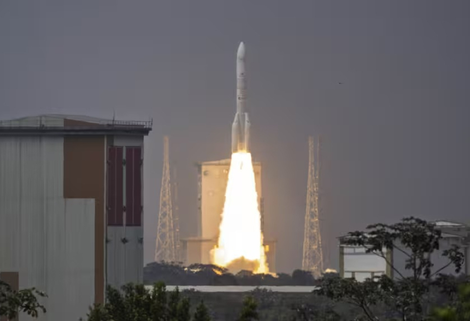 Guyane française : Ariane 6 réussit son premier vol à quatre propulseurs et place 32 satellites Amazon en orbite