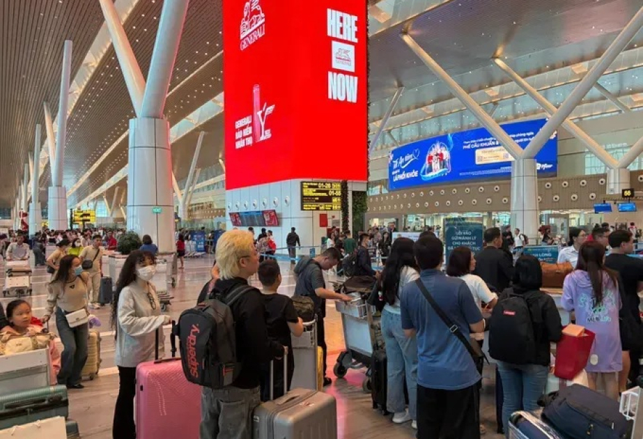 Tan Son Nhat Airport handles record 164,000 passengers on February 13