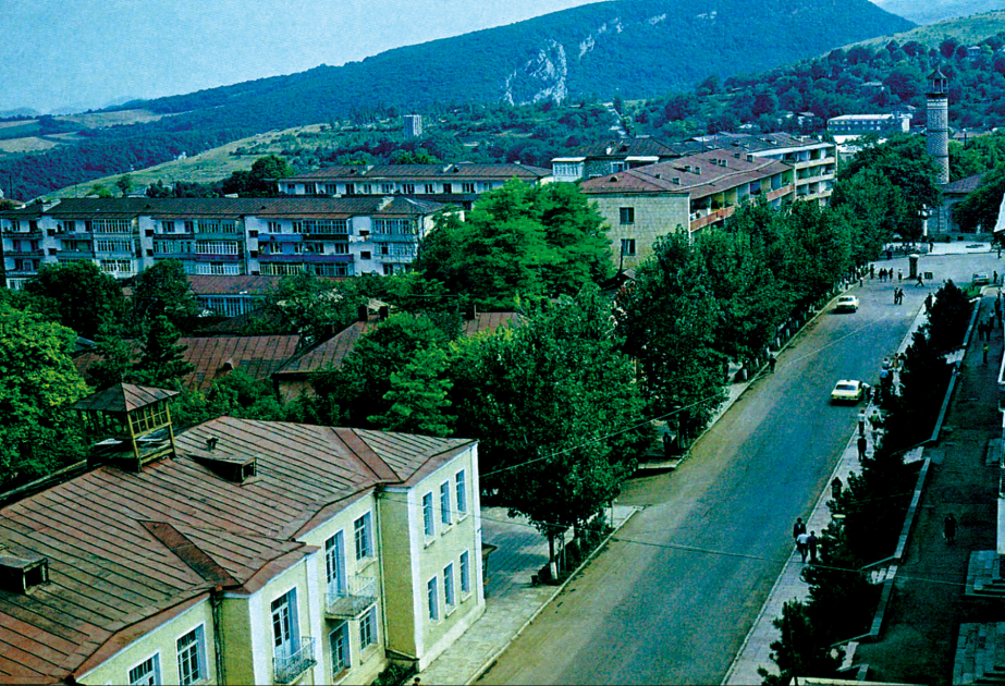 Şuşanın qədim tarixə malik meydan və küçələri – şəhərsalma mədəniyyətinin nümunəsi