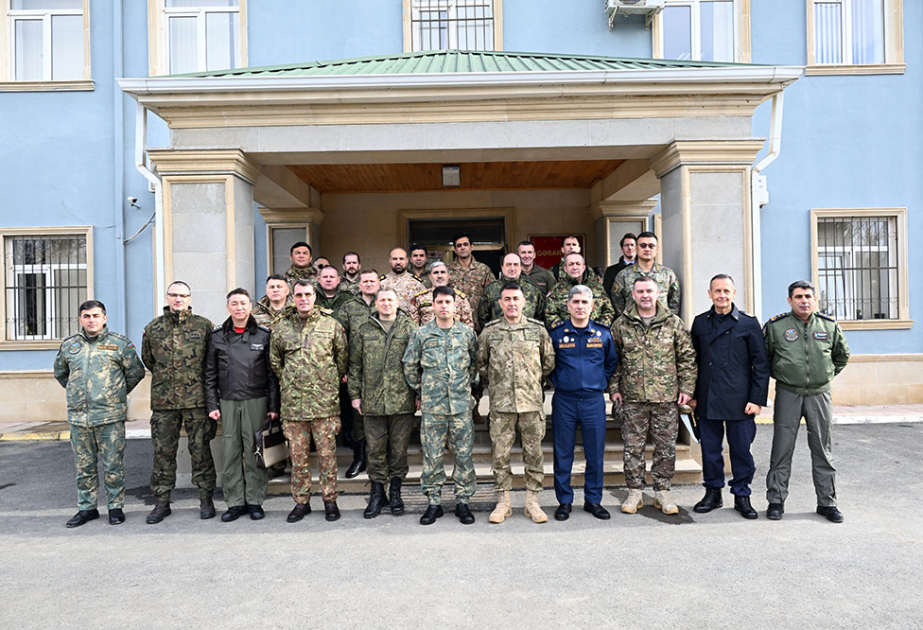 Hərbi attaşelər HHQ-nin hərbi hissəsində olublar