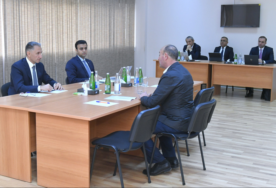 Rəqəmsal inkişaf və nəqliyyat naziri Salyanda vətəndaşlarla görüşüb