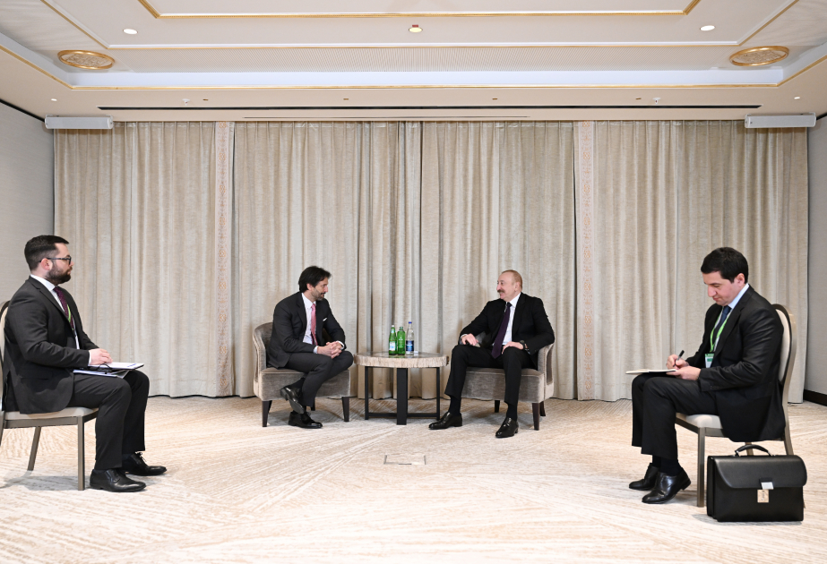 El Presidente Ilham Aliyev se reúne en Múnich con el Viceprimer Ministro de Eslovaquia