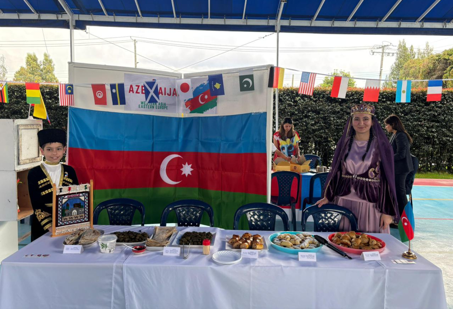 Aserbaidschanische Küche bei kulinarischer Veranstaltung in Kolumbien präsentiert