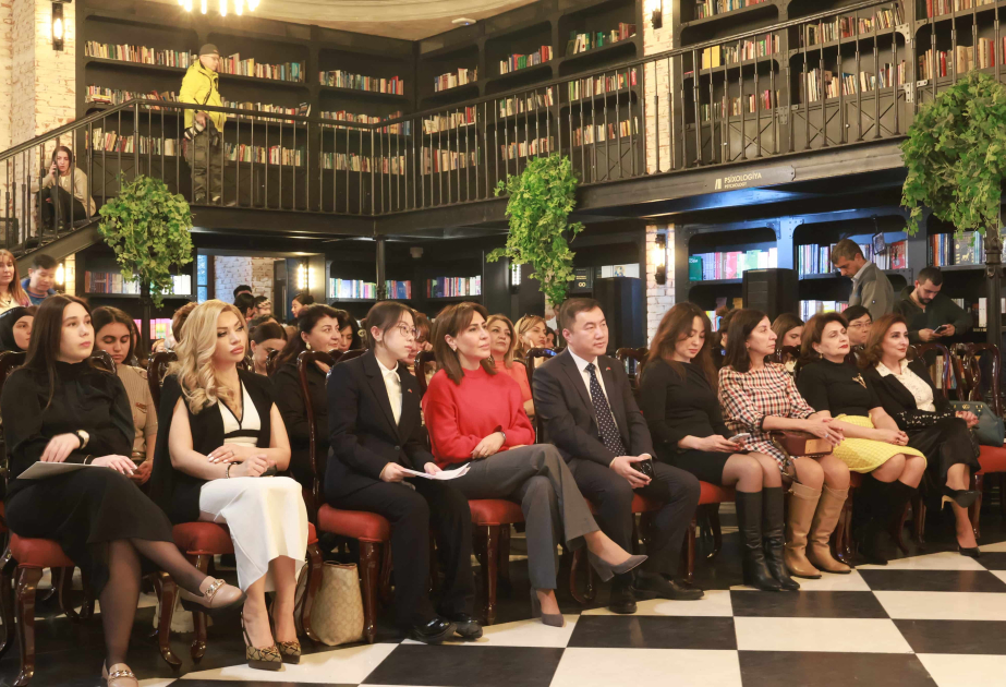 阿塞拜疆语言大学孔子学院举办“诗咏春韵”新春庆祝活动——中阿文化交融绽放巴库图书中心