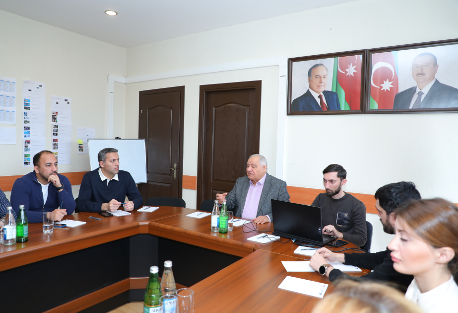 Teleradio Akademiyasında “Ekran-efirdə ədəbi tələffüz və publisistik üslub” mövzusunda təlim təşkil olunub