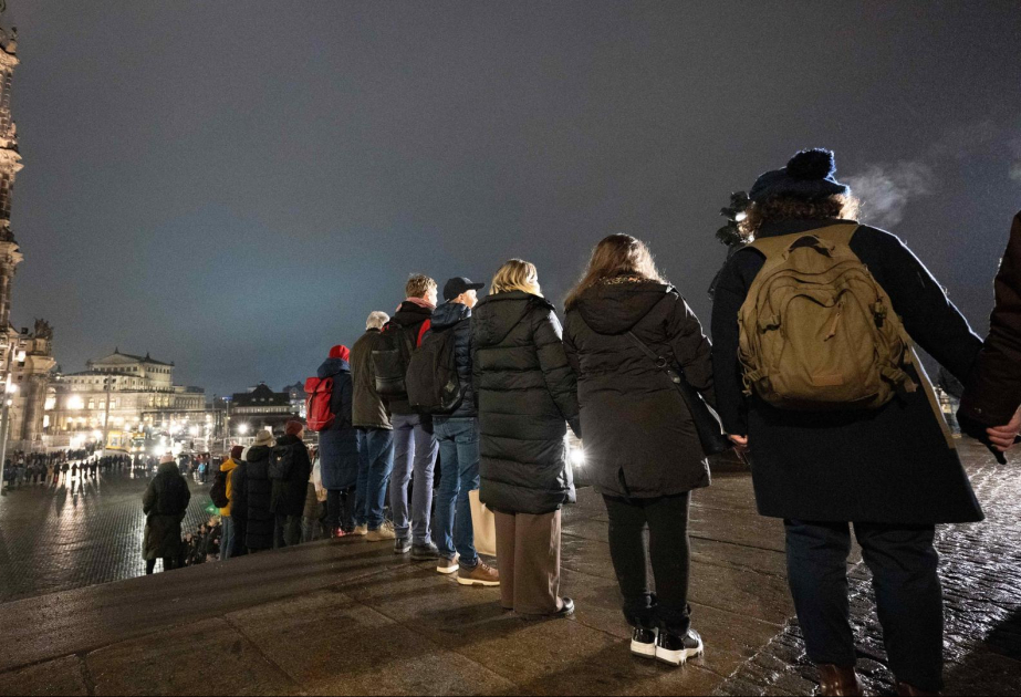 Dresden-Gedenken: Tausende bilden Menschenkette