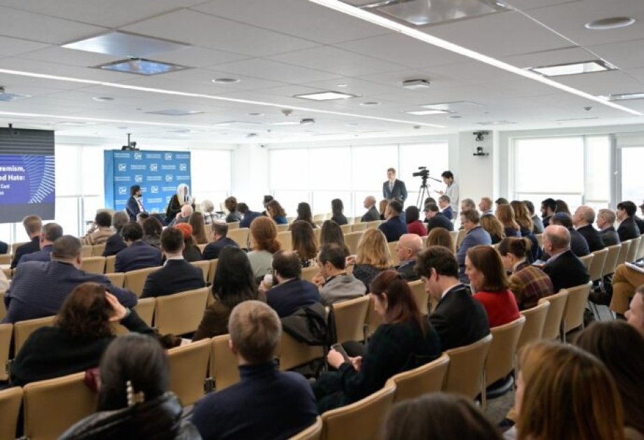 Le secrétaire général de la Ligue islamique mondiale donne une conférence à l'université George Washington