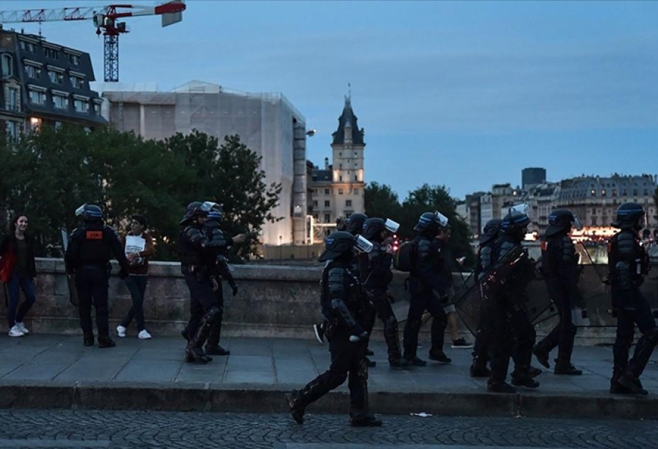 Fransada zorakılığa yol verən və irqçi ifadələr işlədən polis həbs edilib