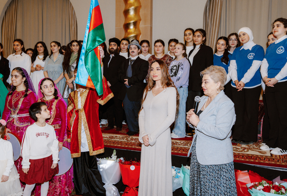 La directora de Baku Media Center, Arzu Aliyeva, participó en el evento “After the dark…”