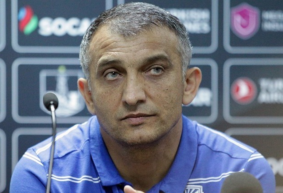 “Qarabağ”ın sabiq baş məşqçisi: “Nyukasl”ın təzyiqindən çıxmaq üçün sürətli keçidlər vacibdir