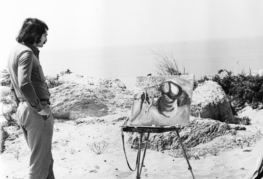 Dövlət Film Fonduna nadir fotosənədlər təqdim olunub