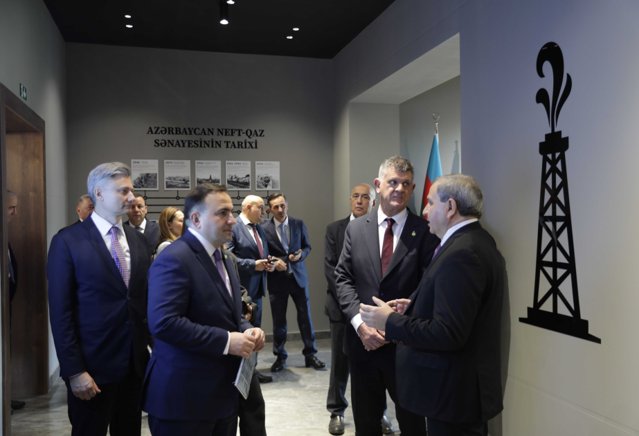 Региональный президент bp ознакомился с деятельностью Музея полезных ископаемых БГУ