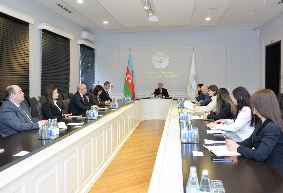 Əmək bazarında yaranan dəyişikliklər peşə ixtisaslı kadr hazırlığının təkmilləşdirilməsi zərurətini yaradır
