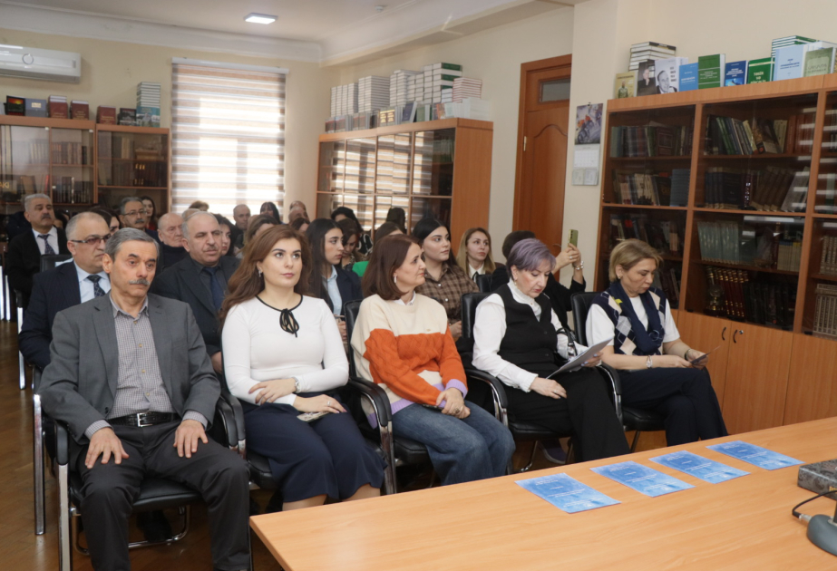Birinci Türkoloji Qurultayın 100 illiyinə həsr olunmuş dəyirmi masa keçirilib