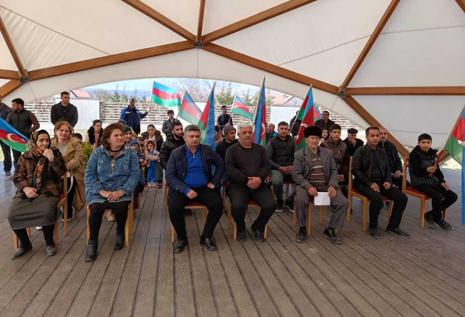 Первая группа переселенцев вернулась в село Ханабад Ходжалинского района ВИДЕО