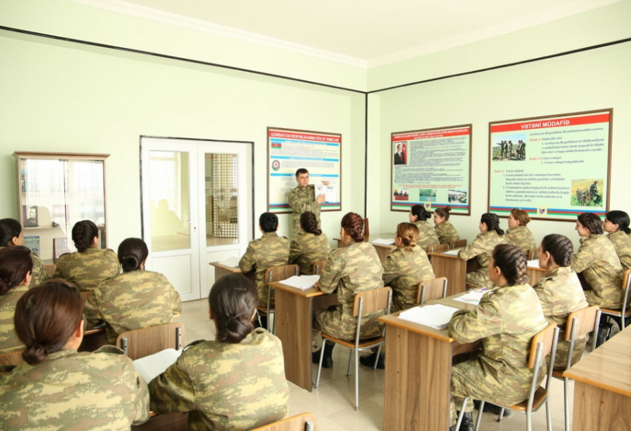 Qadın hərbçilərlə bağlı qanunvericiliyə dəyişiklik edilir