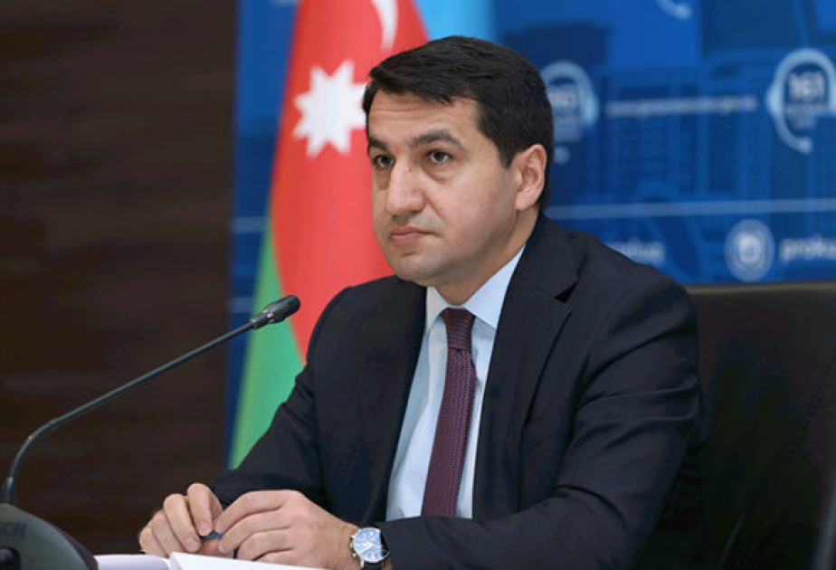 Hikmet Hadjiyev : L’Azerbaïdjan n’envisage pas de participer à l’initiative financière de 7 milliards de dollars pour Gaza