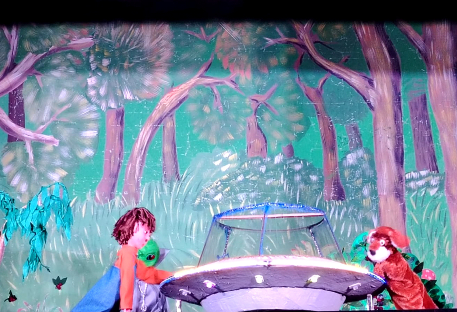 Qax Dövlət Kukla Teatrında yeni tamaşaya ictimai baxış olub