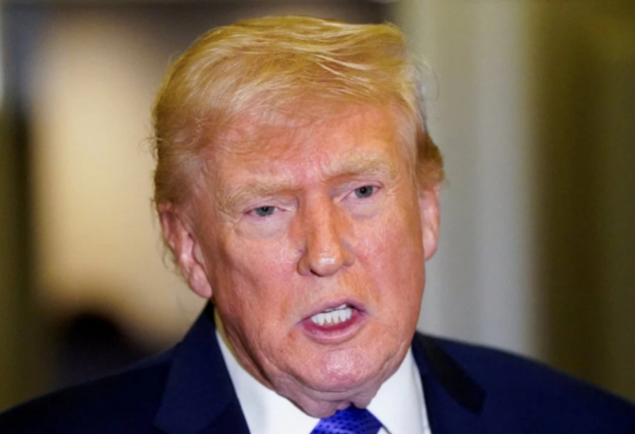 Donald Trump signe un décret instaurant un droit de douane mondial de 10%