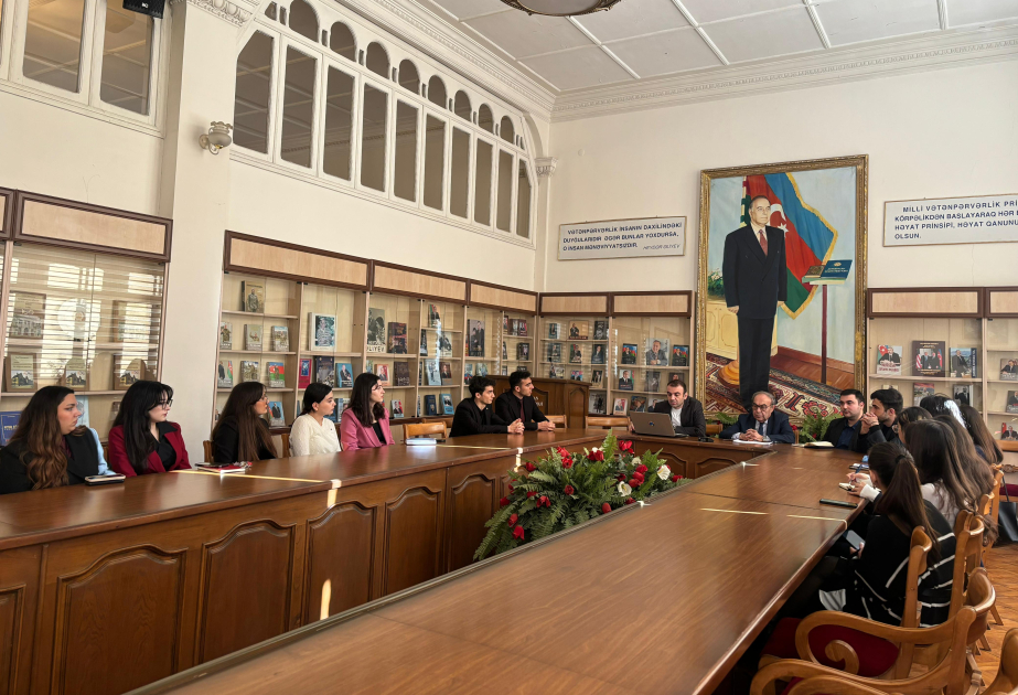 ADPU-da prorektor tələbə təşkilatlarının rəhbərləri ilə görüşüb
