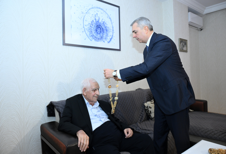 Xalq şairi Nəriman Həsənzadəyə “Heydər Əliyev” ordeni təqdim edilib