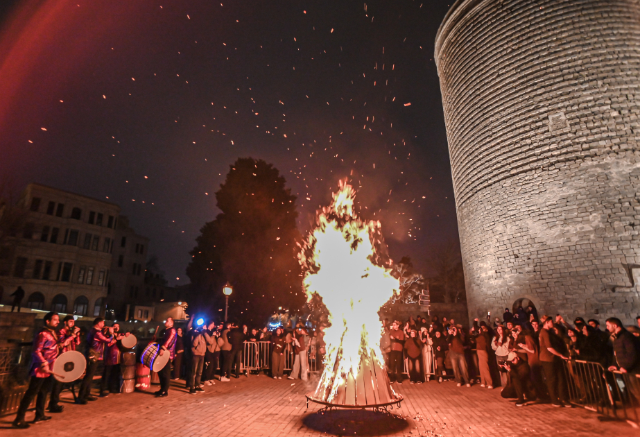 Martes del Agua: La primera hoguera festiva fue encendida en la plaza de la Torre de la Doncella