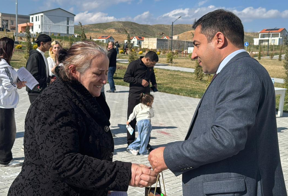 Se entregan las llaves de las viviendas a 30 familias en la aldea de Khorovlu, distrito de Jabrayil
